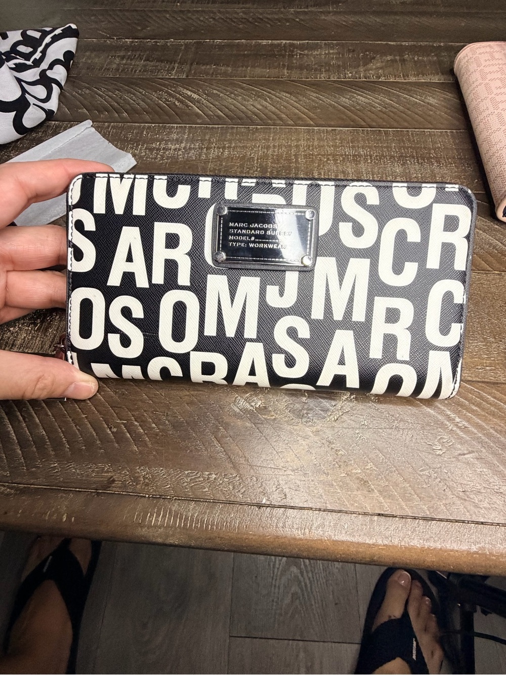 Title:
Marc by Marc Jacobs Standard Supply Workwear Black & White Zip Wallet - Picture 2 of 5